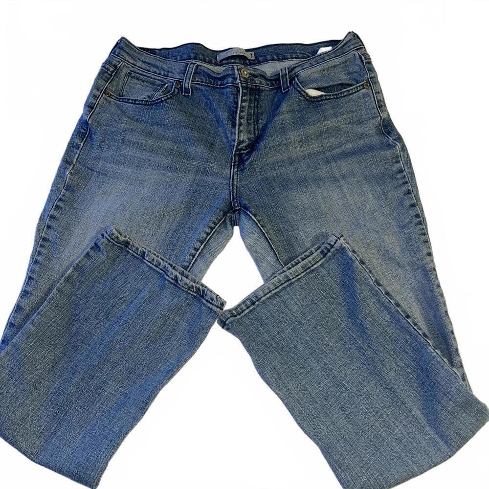 Levi's Bootcut 515 Jeans Classic Blue Denim Light Wash Woman’s Size 12 S/C - Picture 3 of 8